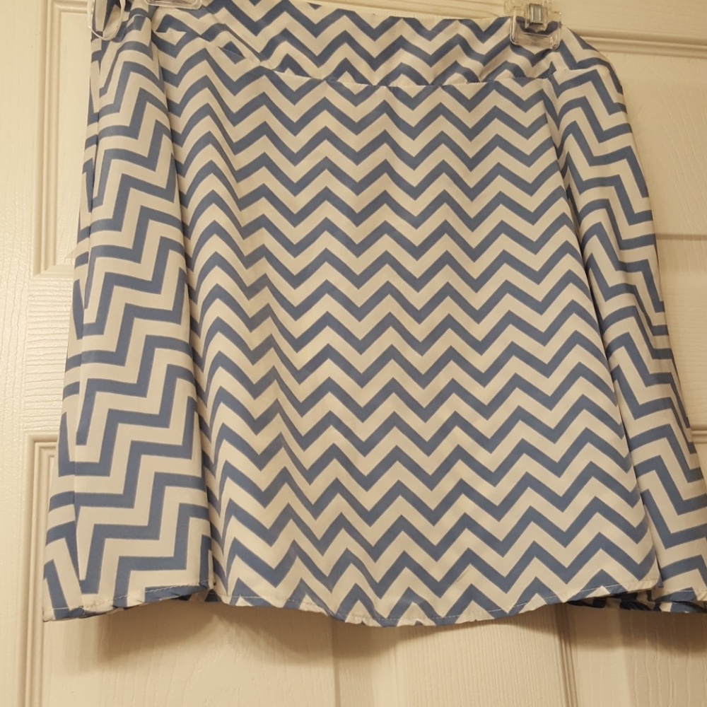 Light weight chevron flippy skirt